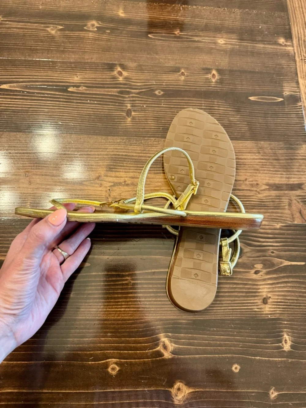 Kate Spade Tracie Metallic Gold Bow Toe-Loop Sandals Size 9.5 EUC